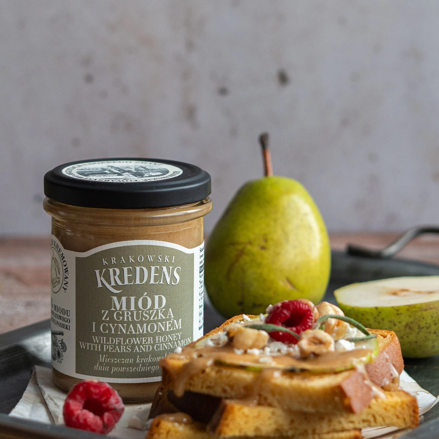 Miód z gruszką i cynamonem 250g - Najlepsze Smaki Natury w Twoim Domu