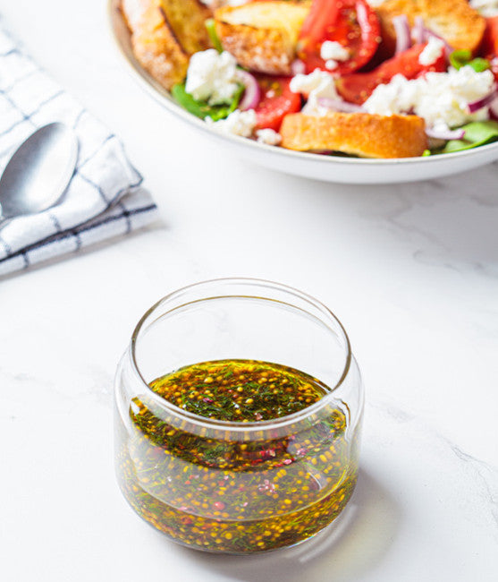 Dressing do sałatki z musztardą starofrancuską i syropem z pigwowca