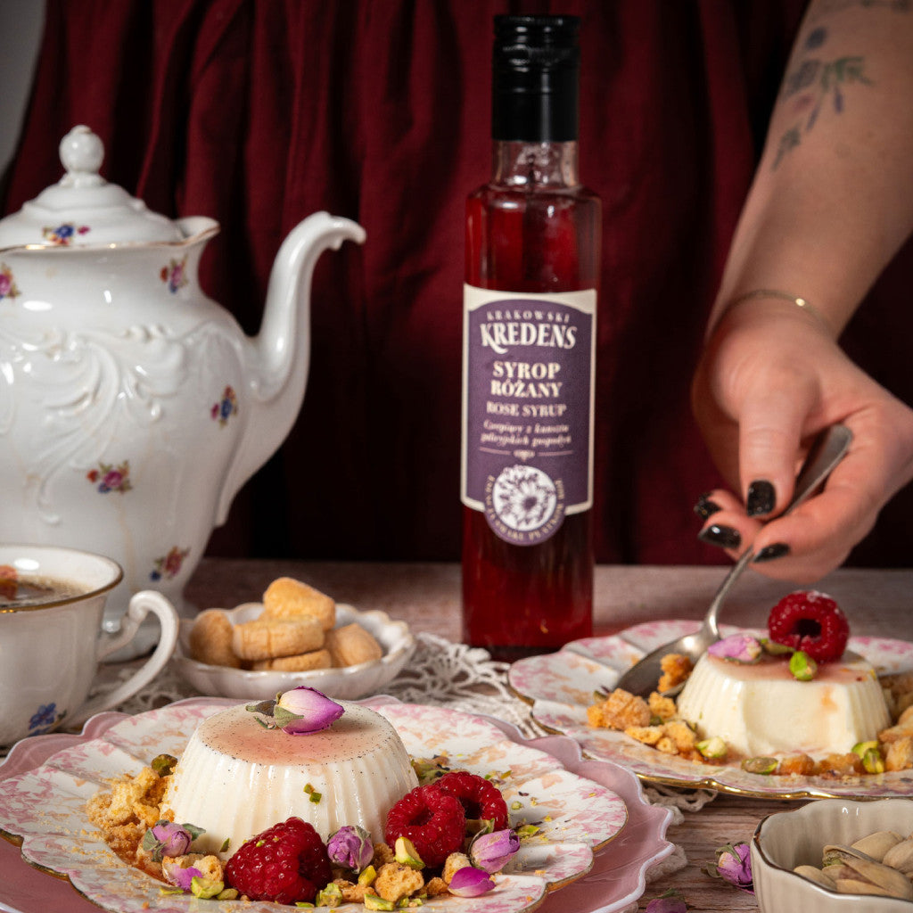 Panna Cotta z Syropem Różanym