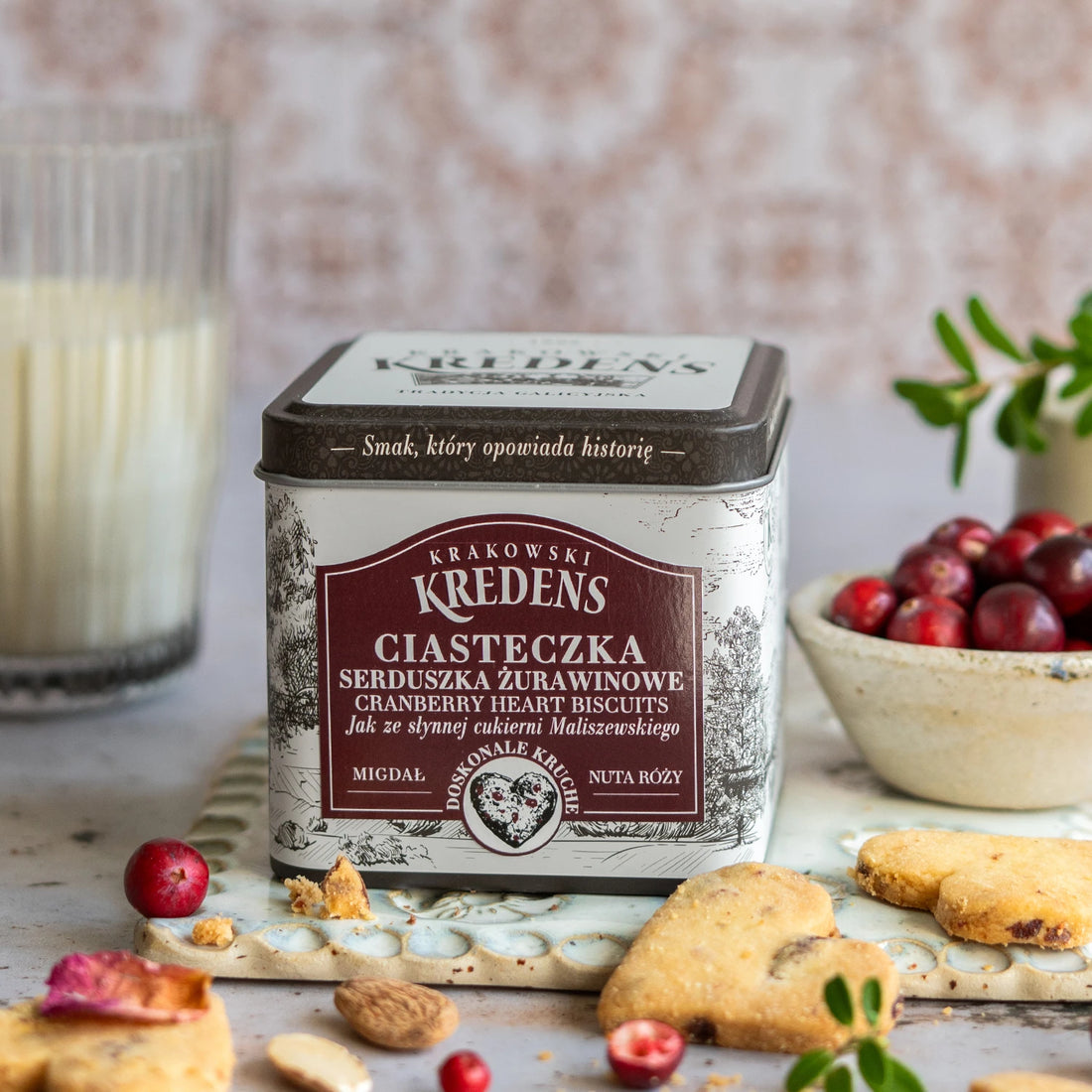 Ciasteczka Serduszka Żurawinowe 130g - Puszka