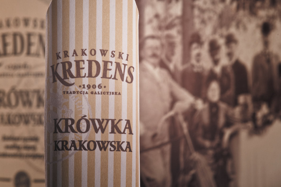 Opakowanie krówek Krakowskiego Kredensu z historyczną fotografią